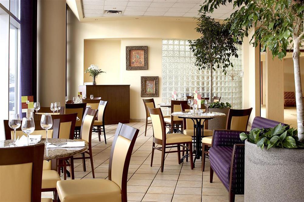 Four Points By Sheraton Лондон Ресторант снимка