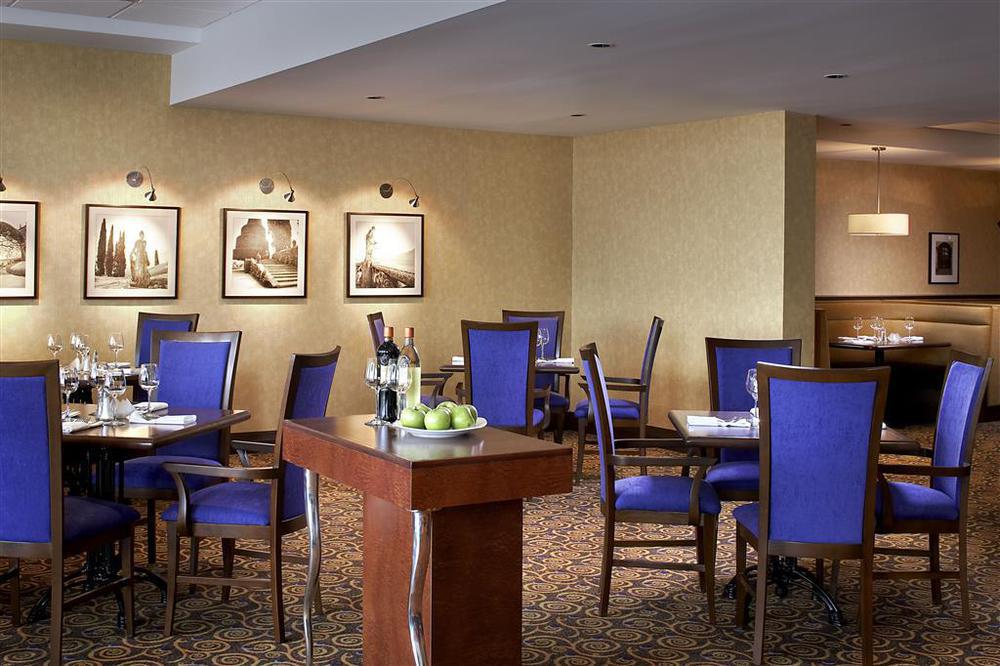 Four Points By Sheraton Лондон Ресторант снимка