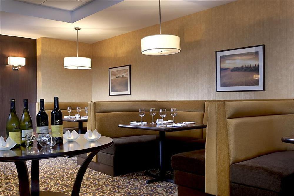Four Points By Sheraton Лондон Ресторант снимка